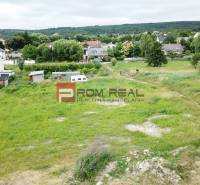 Greenery and houses in the vicinity of residential plots on Na Ovsisku Street in Marianka.
