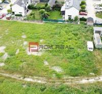 Plots - residential on Na Ovsisku street in Marianka, suitable for construction, surrounded by houses.