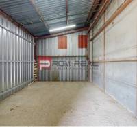 Metal hall with gravel floor, suitable for storage, Warehouses and halls.
