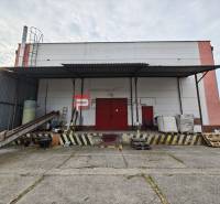 Production premises on Pezinská Street in Vinosady with storage facilities and a ramp.