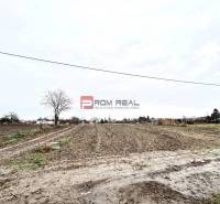 Plots - housing on Robotnícka Street in Tomášov with open land and distant views.