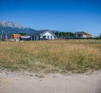 Plots - living in Mlynica with a view of the mountains and surrounding houses.