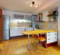 2i-Husitska-Stara-Tura-Kitchen 1.jpg