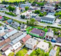 Aerial view of a family house on Kapitána Nálepku in Beluša with highlighted property boundaries.