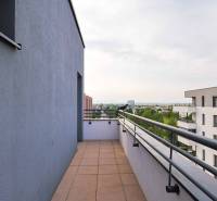 A balcony with a view in the Trnava area on Veterná Street characterizes this 3-room apartment.