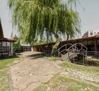 In Prešov, there are natural gastro spaces with a bridge and greenery.