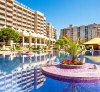 A holiday resort on the Sunny Beach with a large pool and relaxation areas.