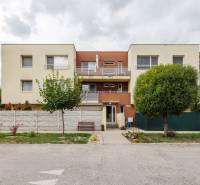 A two-story container house on Agátová Street in Rovinka with a garden on the ground floor.