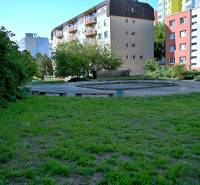 Grassy area near a 3-room apartment on Ondavská Street in Bratislava - Nivy.