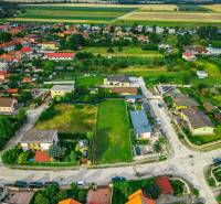 Aerial view of houses and properties - living in Nová Dedinka on Majerská Street.