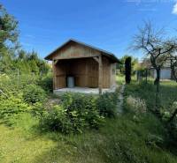 Garden cottage with greenery, ideal location for relaxation near Dunajská Streda.