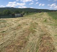 Trenčianske Jastrabie offers plots for living with a pleasant rural atmosphere and nature.