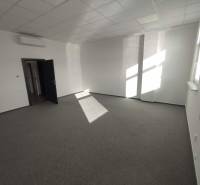 Offices with white walls, carpet, and air conditioning, a simple workspace for work.