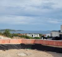 Building plot with sea view, surrounded by villas in Vodice.
