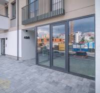 Commercial premises in the town of Svit with a glass entrance and high-quality tiles.