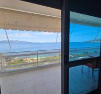 The view from the holiday apartment in Sarandë faces the sea and the coastline.