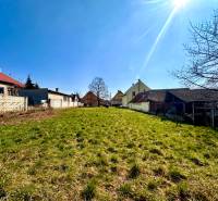 Building plot suitable for house construction in Moravské Lieskové on a sunny meadow.