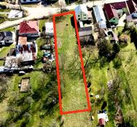 Construction of houses in Moravské Lieskové, aerial view of the plot between the houses.