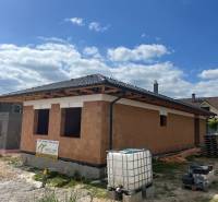 A family house on Pánska Niva in Hlohovec under construction with a roof covering.
