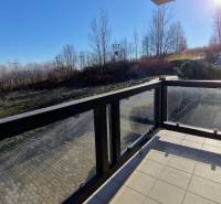 Balcony of a recreational apartment on Slavkovska Street in Nova Lesna with a view of nature.