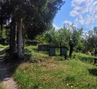 In a quiet location on A.H. Škultétyho Street, wooded plots suitable for living.