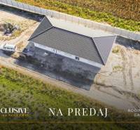 A top view of a family house under construction in Gabčíkovo with a private plot.