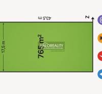 Plot plan of a 765 m² property with a house in Rakovice, ideal for living.