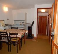 I'm sorry, I need the text you want translated into English. Could you please provide it?