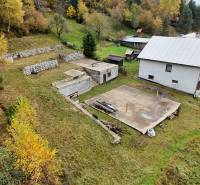 Plots - housing in Bacúch with gently sloping terrain and grassy area.