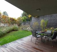 In the garden of a 3-room apartment on Mudroňova Street in Bratislava - Staré Mesto, there is a terrace.