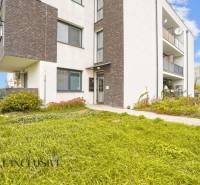 Exterior of a 3-room apartment in Blatná na Ostrove with a garden and terrace.