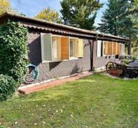 A single-story house surrounded by greenery, Plots - housing, Bratislava - Karlova Ves, Hany Meličkovej.