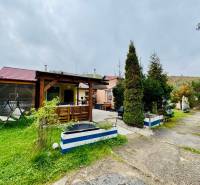 Cottage on Trnkova 213 in Bžany with a covered terrace and garden.