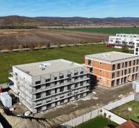 A view of the construction work of a 3-room apartment from Dúhová Street in Slovenský Grob.