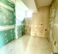 Sure, please provide the text you want translated into English.