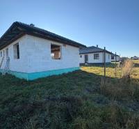 Construction of a family house in Vyšná Šebastová in Prešov on a grassy plot.
