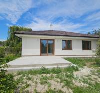 rodinný dom vo Vajnoroch, novostavba, bungalov