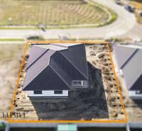 Family house on Florida Villa Park Street in Dunajská Streda with landscaping.