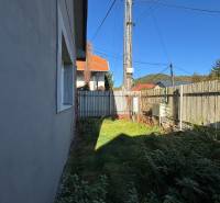 A family house on Varovecká Street in Družstevná pri Hornáde, garden with fencing.