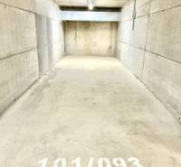 Concrete garage on Karpatská Street in Poprad with the number 101/093.