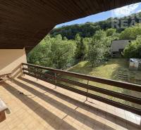 The balcony of a family house overlooking the garden on Dúbravská Street 58 in Prešov.
