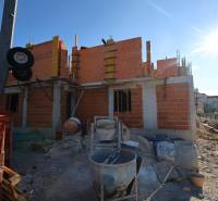 Construction of a recreational apartment in the town of Vodice, material used: bricks.