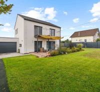 Family house on Breitensee Street in the town of Marchegg with a terrace and garden.
