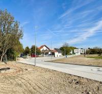 On the street, there is a construction project in Malinovo, plots prepared for living.