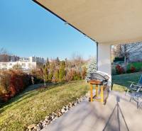 Terrace in a 5 or more room apartment with a garden, view of the buildings in Staré Grunty.