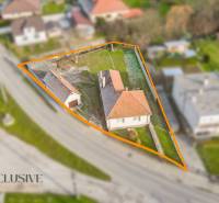 Aerial view of the plot and family house on Nemečkovská Street in Prašice.