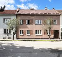 Medveckého Street in Ružomberok with a residential building suitable for a 5 or more bedroom apartment.