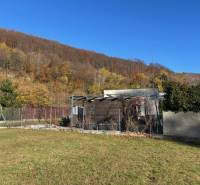 A garden with a lawn on Karpatská Street in Marianka, suitable for residential land.