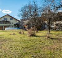 A villa with a spacious garden on Andreja Sládkoviča Street in Žarnovica.