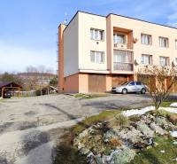 Exterior of a 3-room apartment in Malý Slivník with parking and a gazebo.